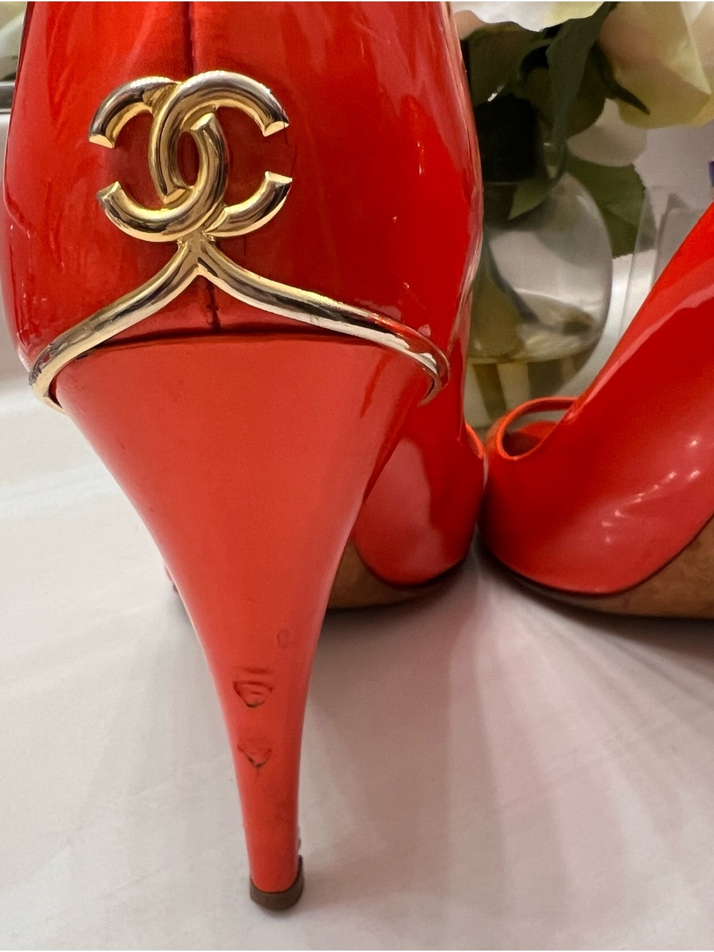 CHANEL Gorgeous Orange Patent Leather Stiletto Pumps with Gold CC Heel 39.5 - Picture 7 of 13